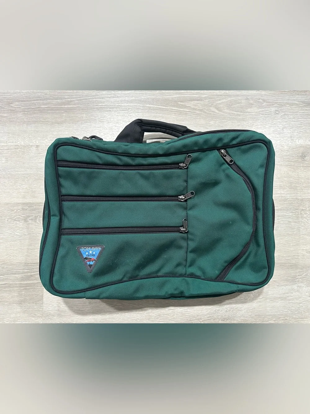 BGA32 Tom Bihn Tri-Star Backpack Luggage Green Purple 19x13x8